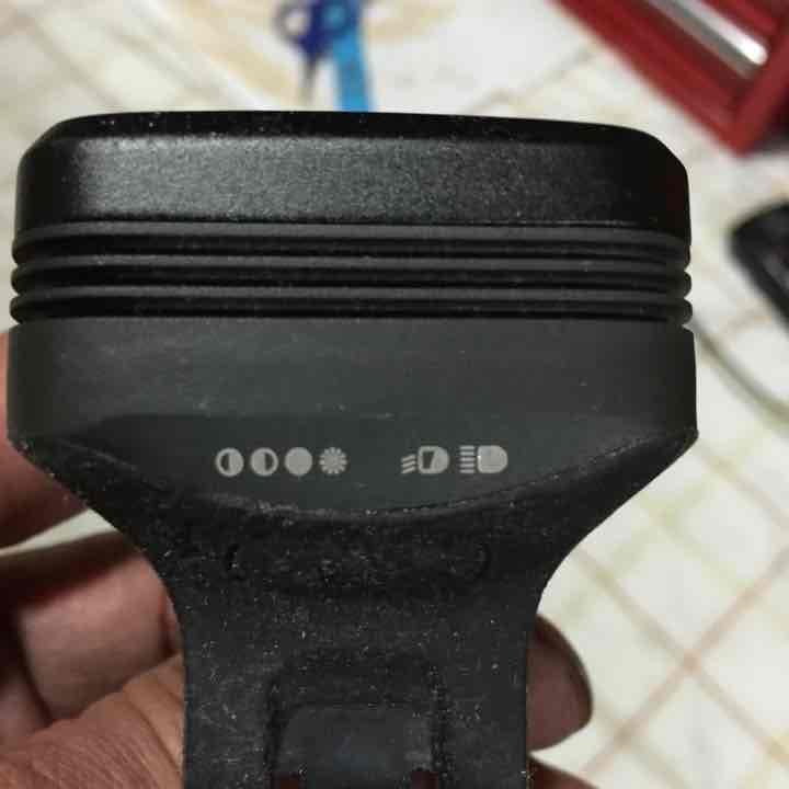 アクセサリー knog Blinder ROAD