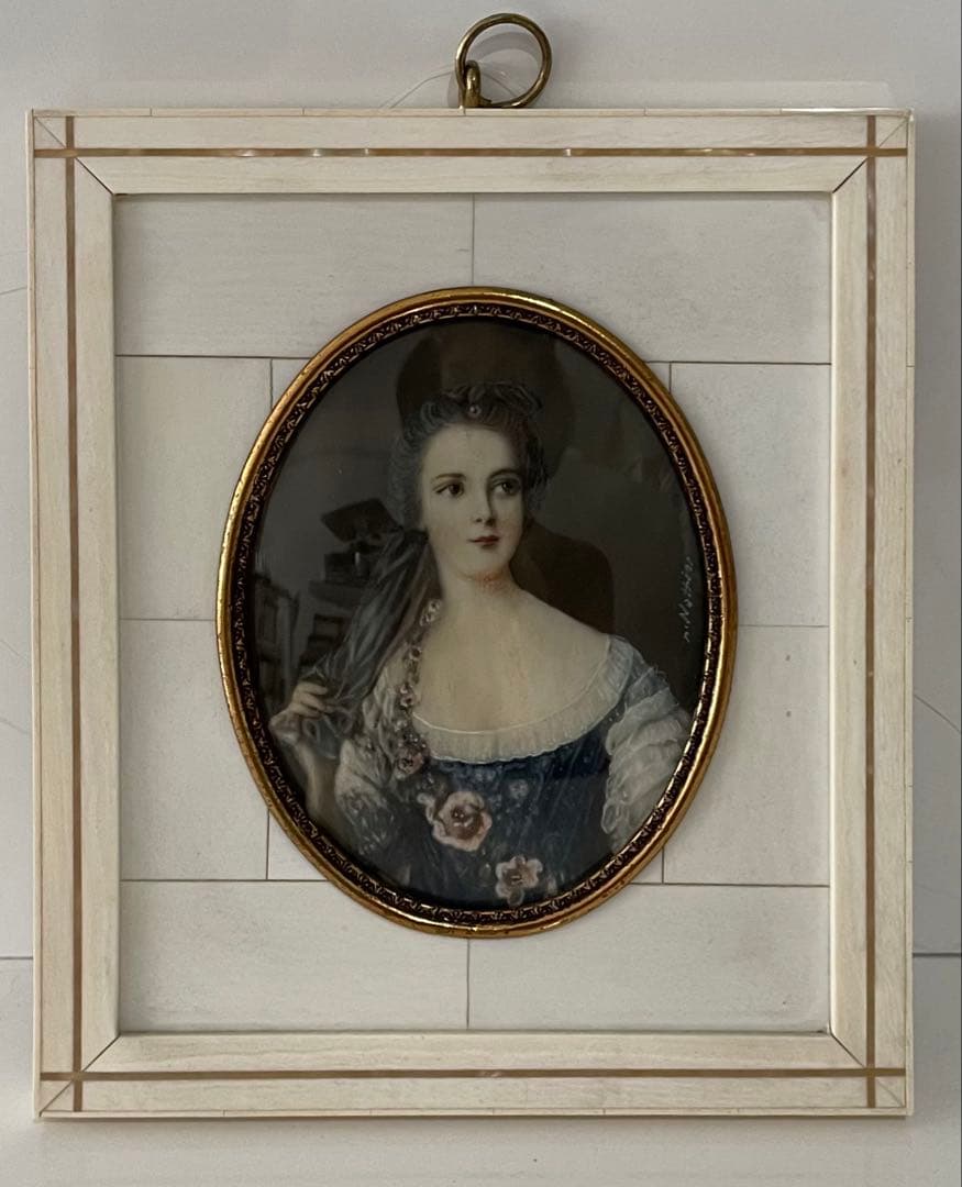 もっとお値下❣️ドイツ貴婦人の肖像画のミニ額‼️なんて上品❣️気品❣️縦書きのサイン