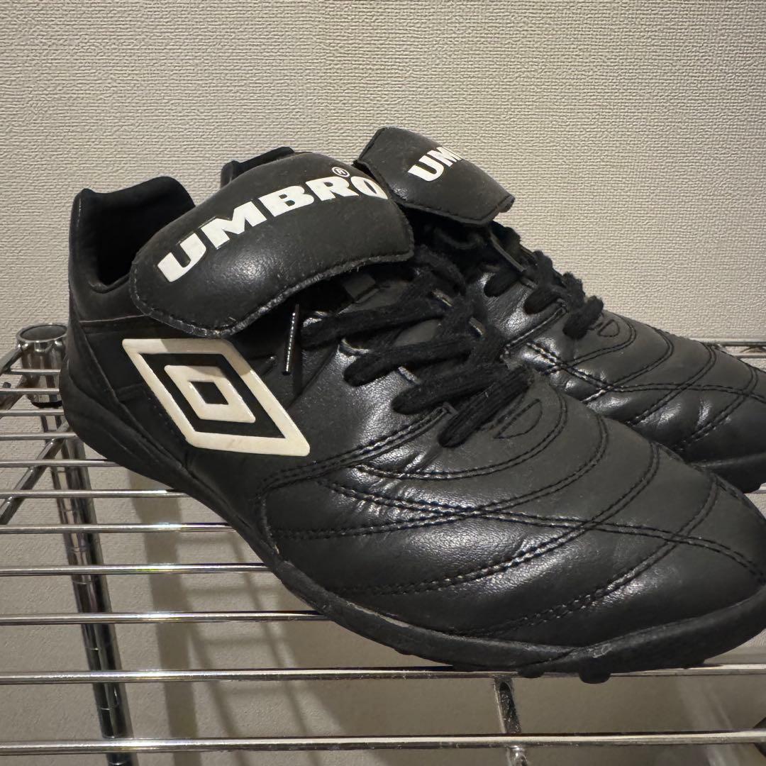 UMBRO フットボールシューズ　25.0cm