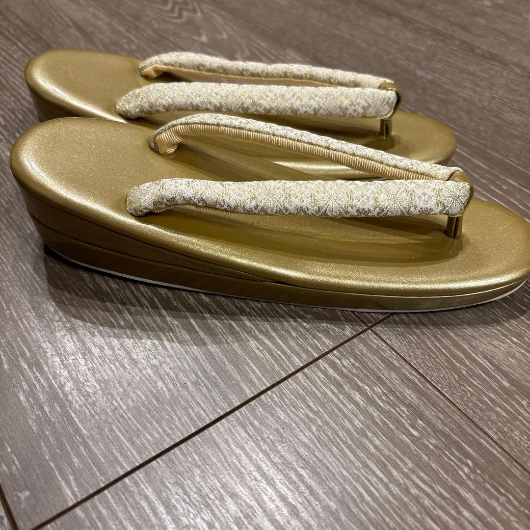 ゴールド ハンドバッグと草履セット