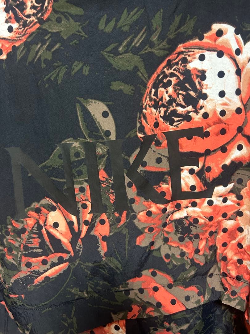 【新品タグ付】ナイキ テック メンズ ウーブン ジャケット　花柄　バラ　Lサイズ