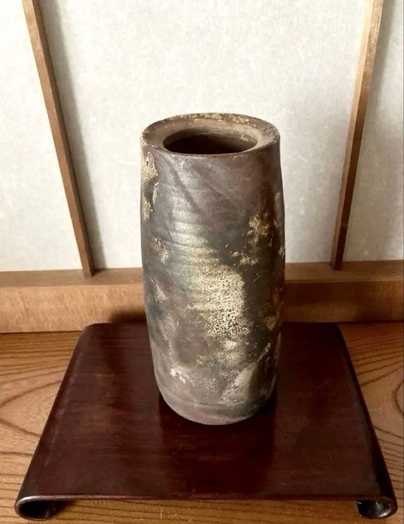 遠鉄百貨店ギャラリー購入】備前焼 筒花入 銘あり｜高さ19cm｜焼締花器｜モダン