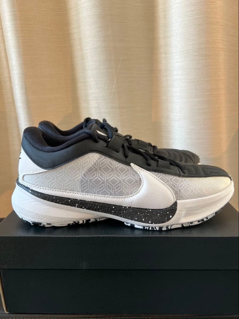 NIKE ZOOM FREAK5 フリーク5 26.0cm
