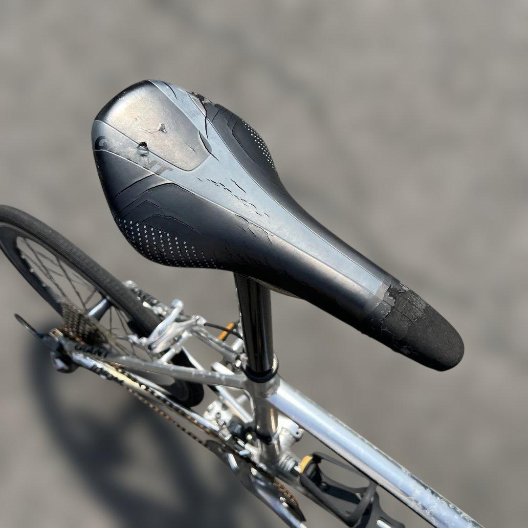 GIANT 折りたたみ自転車 IDIOM アルミ14インチ カーボンパーツ