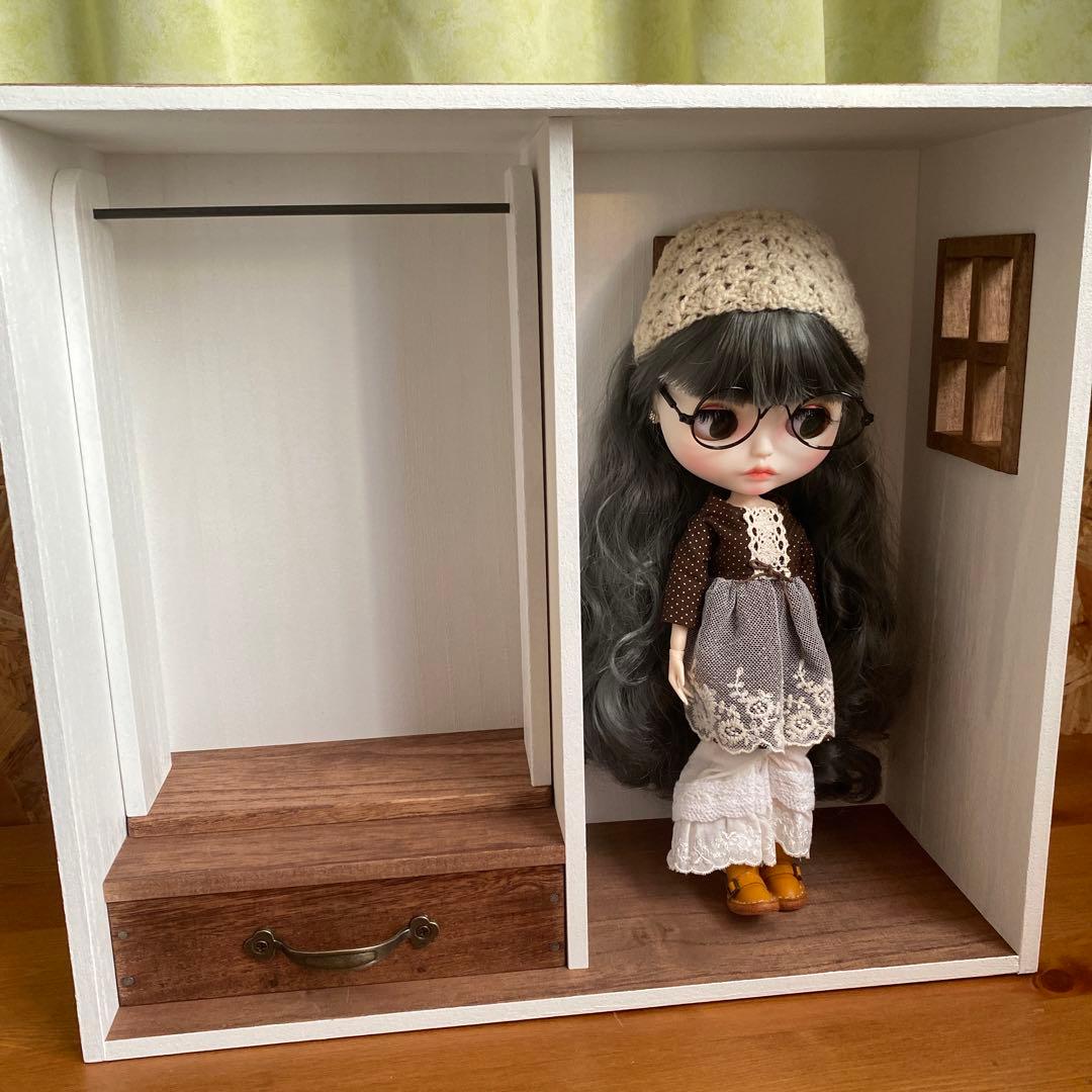 ❤︎おうち型人形用木製収納ケース　ブライスアイシードールパオラドール　クローゼット