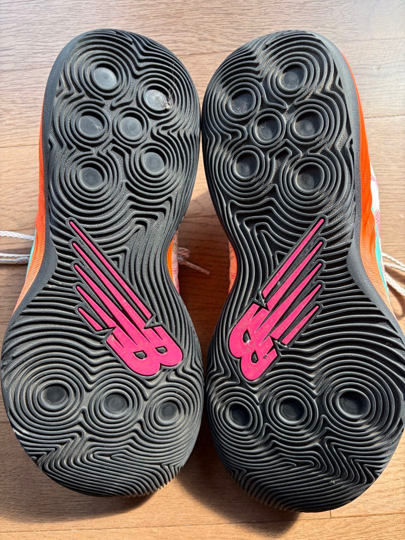 New Balance バスケットボールシューズ