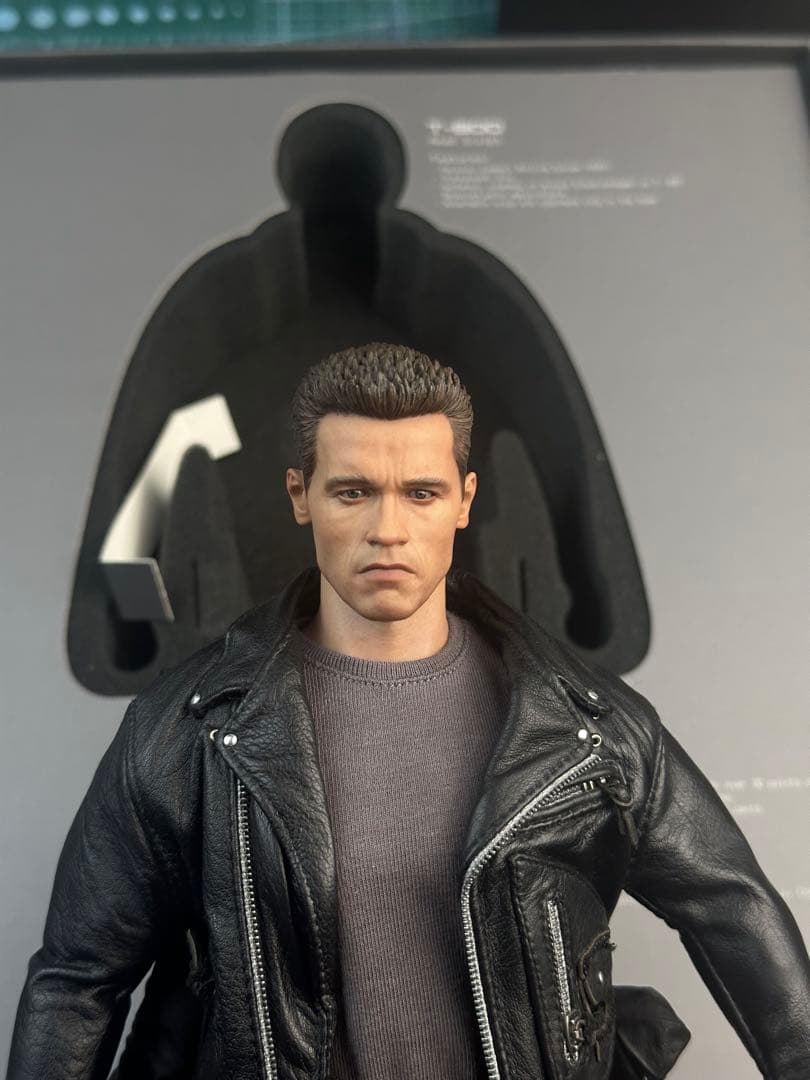 ホットトイズ｜DX10 ターミネーター２ T800