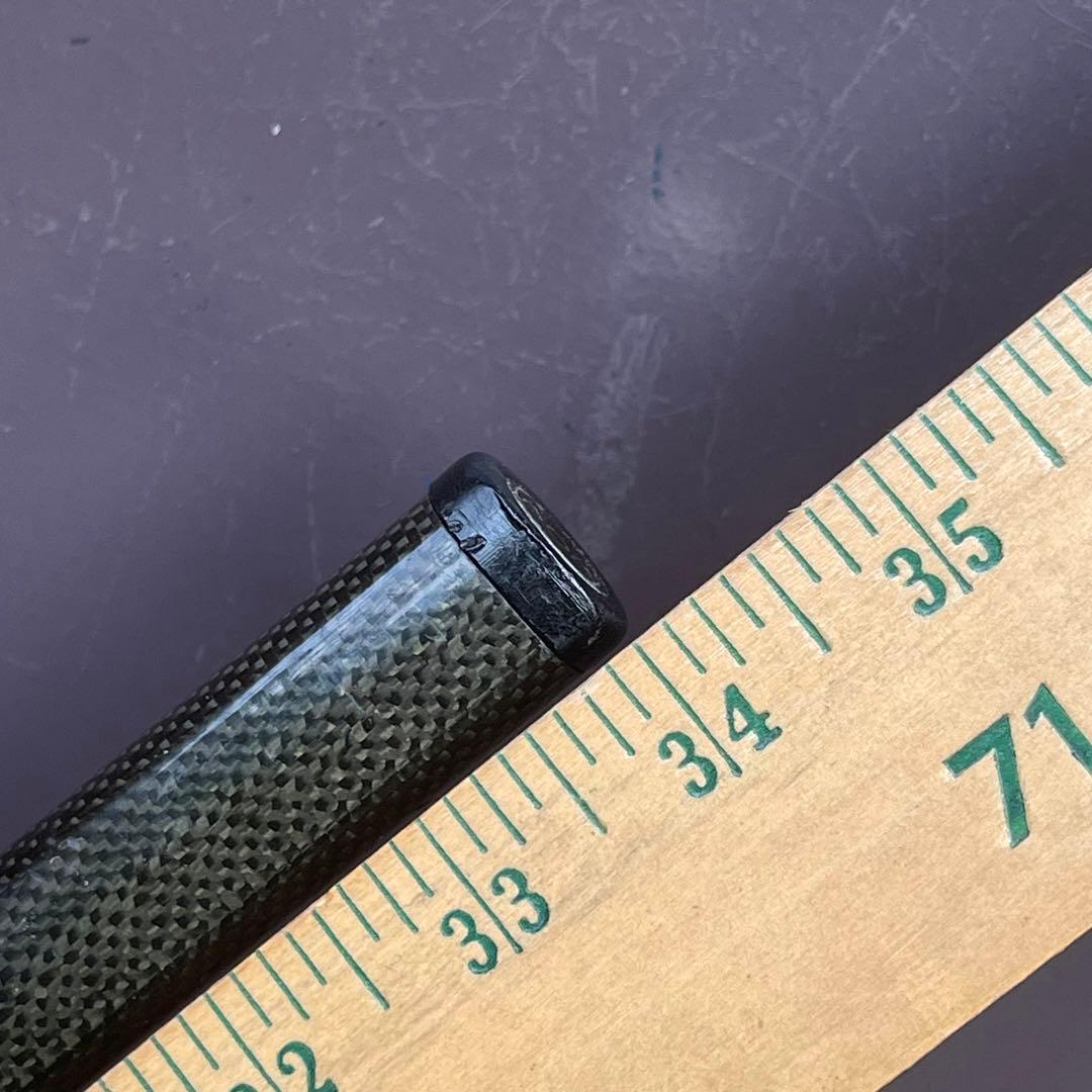 グリップもカーボンの自立する珍しいカーボンファイバー パター②約34インチ