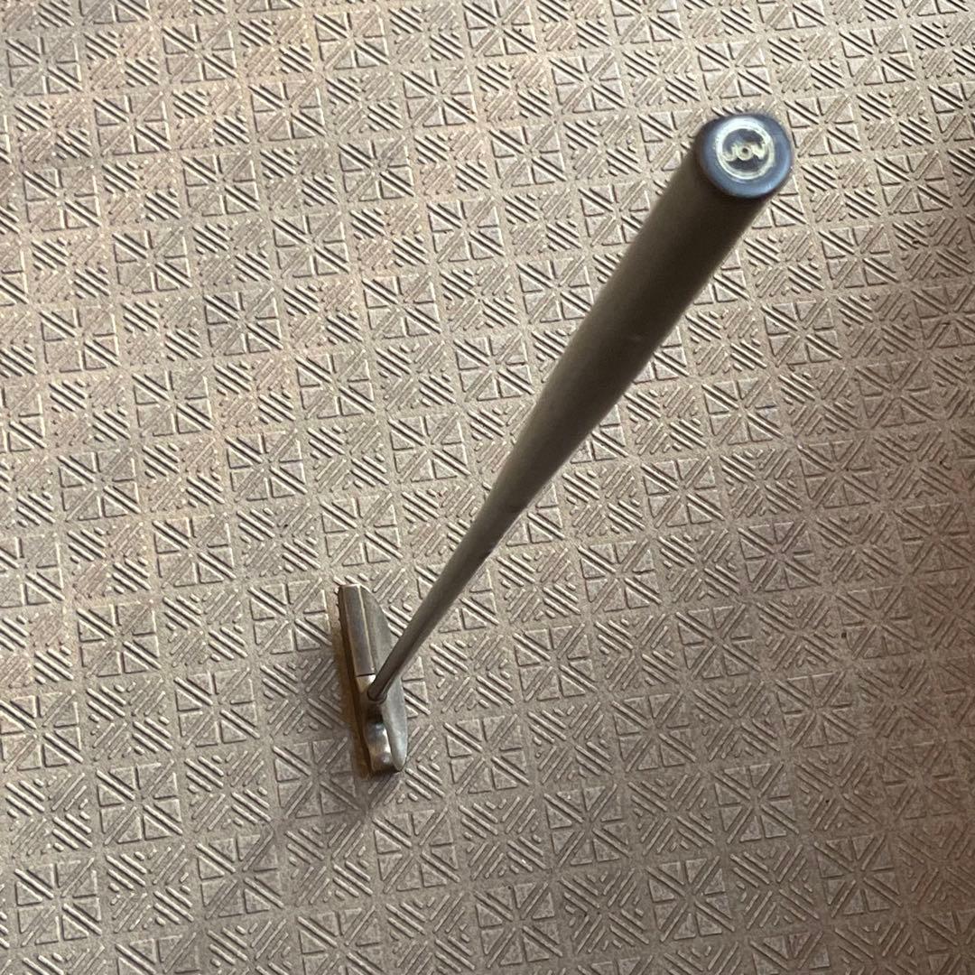 グリップもカーボンの自立する珍しいカーボンファイバー パター②約34インチ