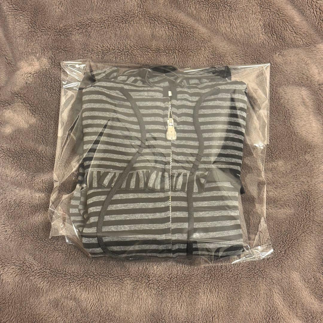 トップス TYPESERVICE Ruffled Stripe Zip Hoodie