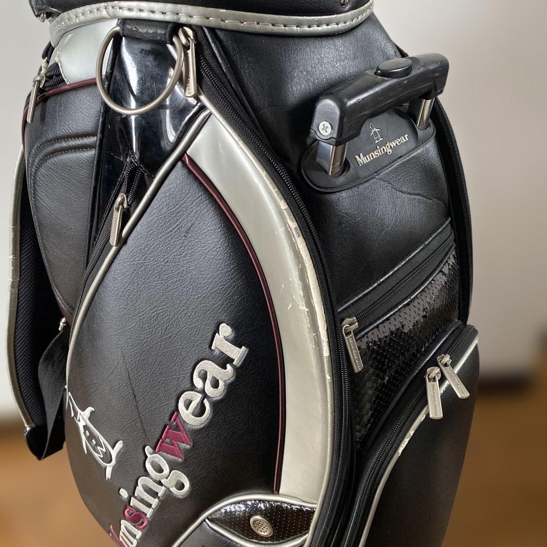 Munsingwear キャディバッグ ブラック/ホワイト キャスター付き