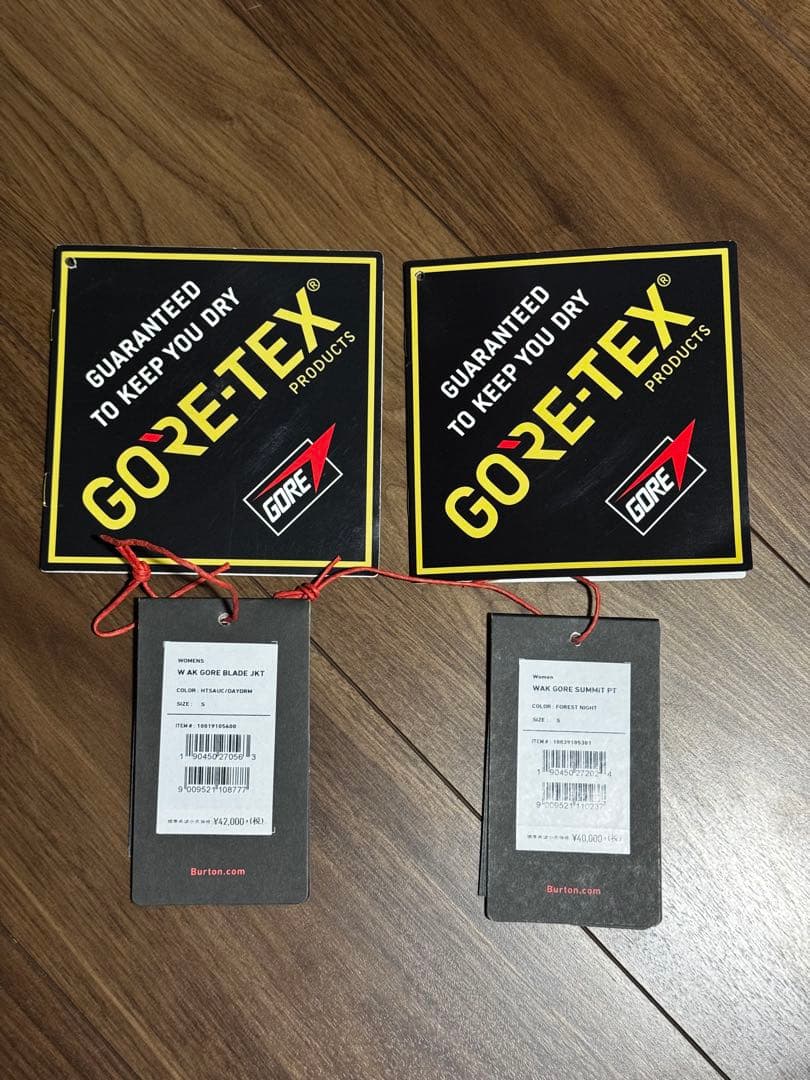 【タグ付属】Burton ak Women's 上下ウェアセット Sサイズ