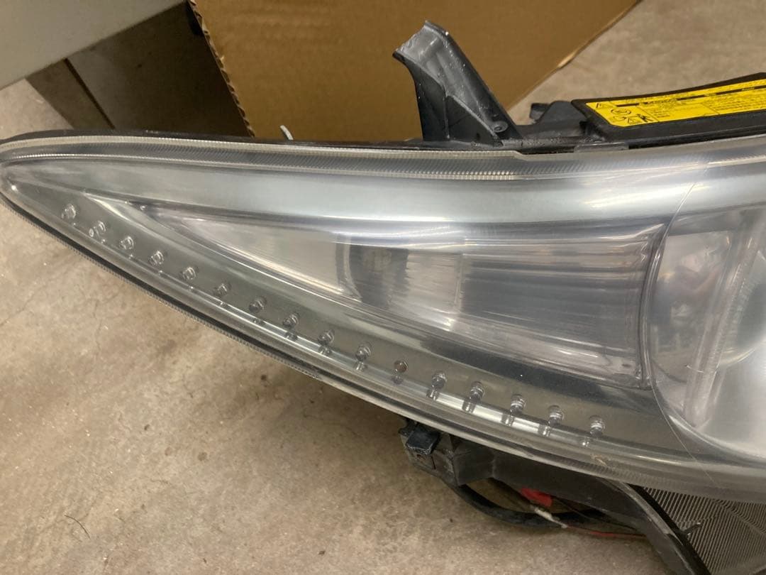 値下げ大歓迎！50 エスティマ　純正ヘッドライト　訳あり　ジャンク　みず