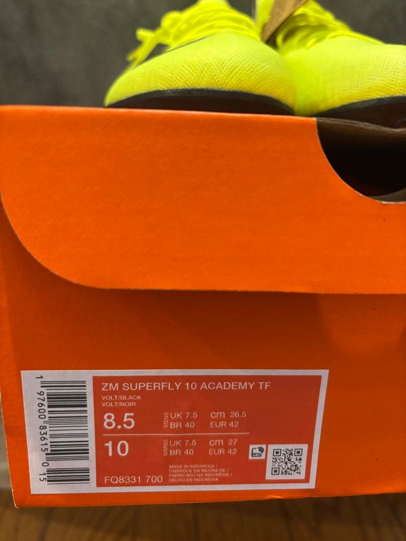 ナイキ　ズームスーパーフライ10アカデミーTF26.5