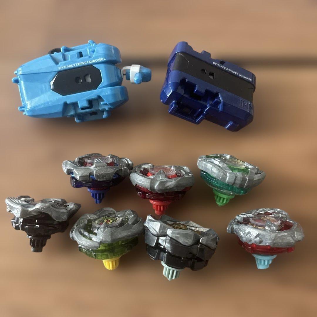 リ*パ様 ベイブレード X ３人用スタジアム　ベイ7個　ランチャー3個セット