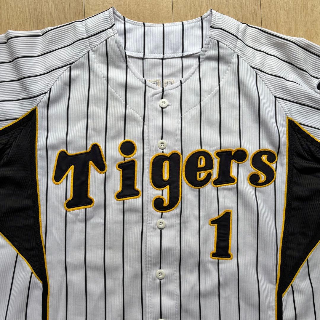 Tigers TORITANI ユニフォーム 1番 鳥谷選手　ストライプ