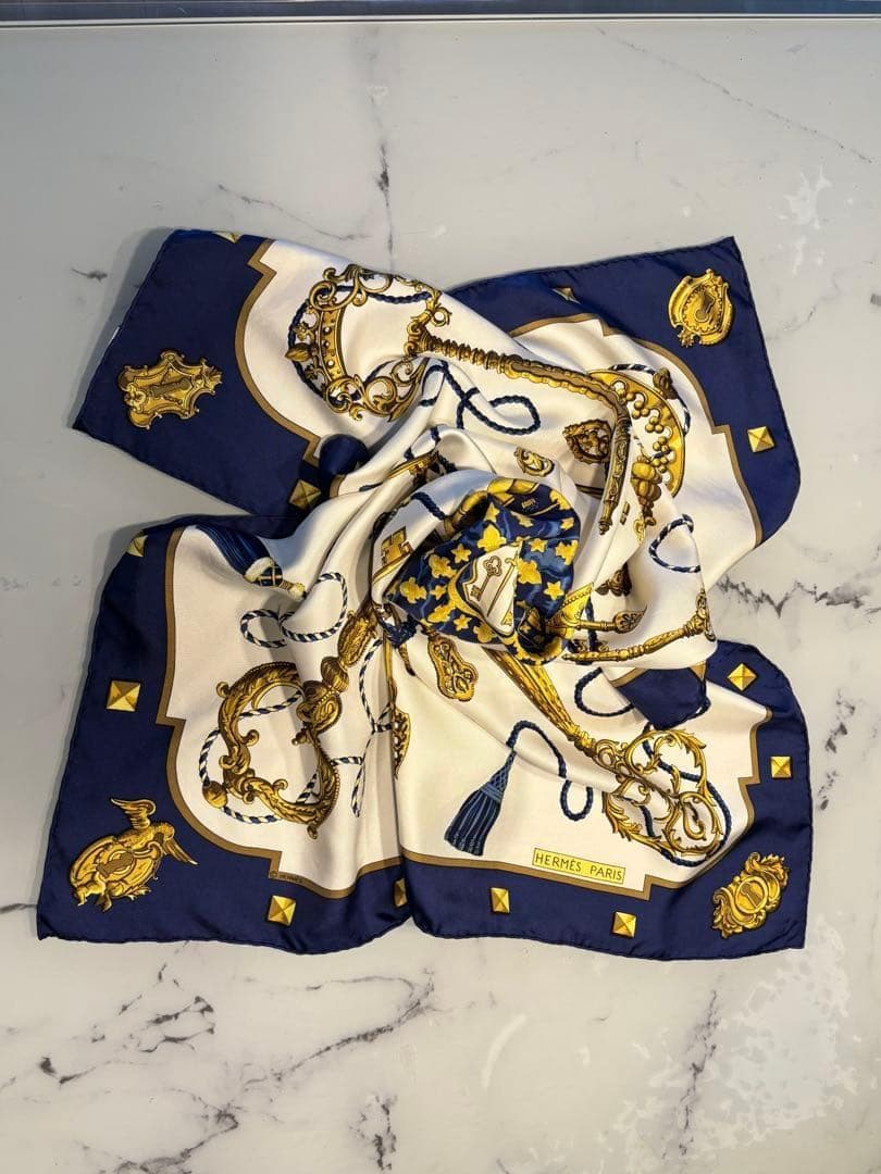 そー初心者　エルメス スカーフ カレ９０ LES CLES レ・クレ 鍵柄