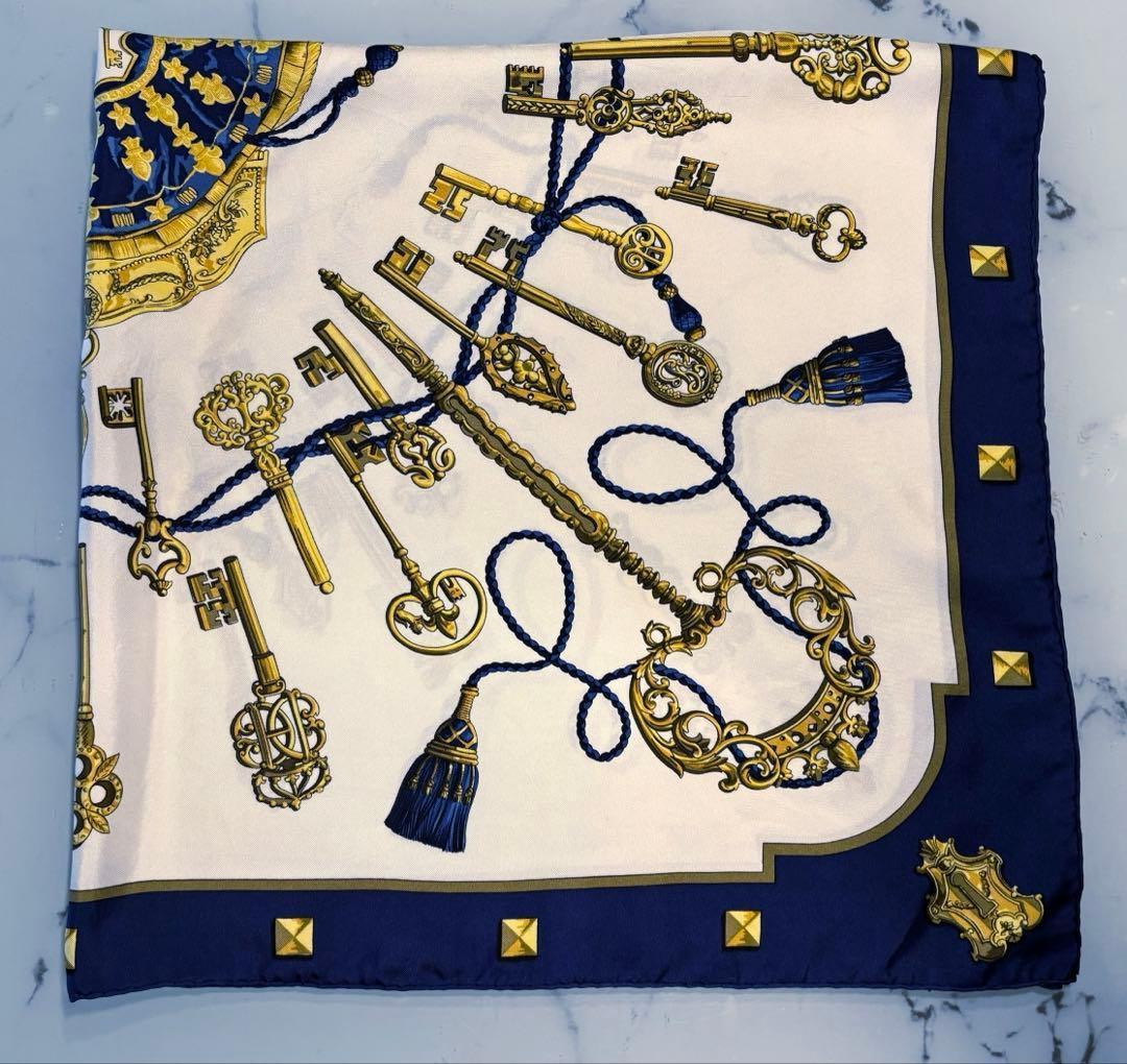 そー初心者　エルメス スカーフ カレ９０ LES CLES レ・クレ 鍵柄