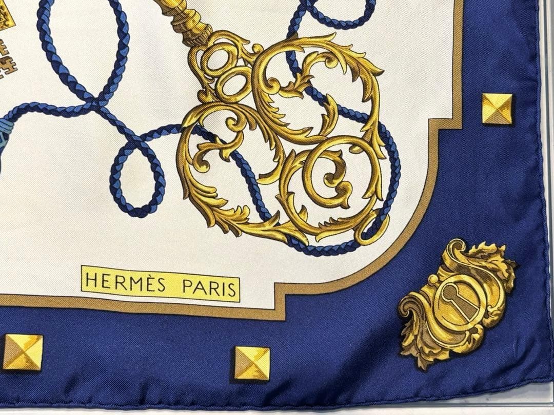 そー初心者　エルメス スカーフ カレ９０ LES CLES レ・クレ 鍵柄
