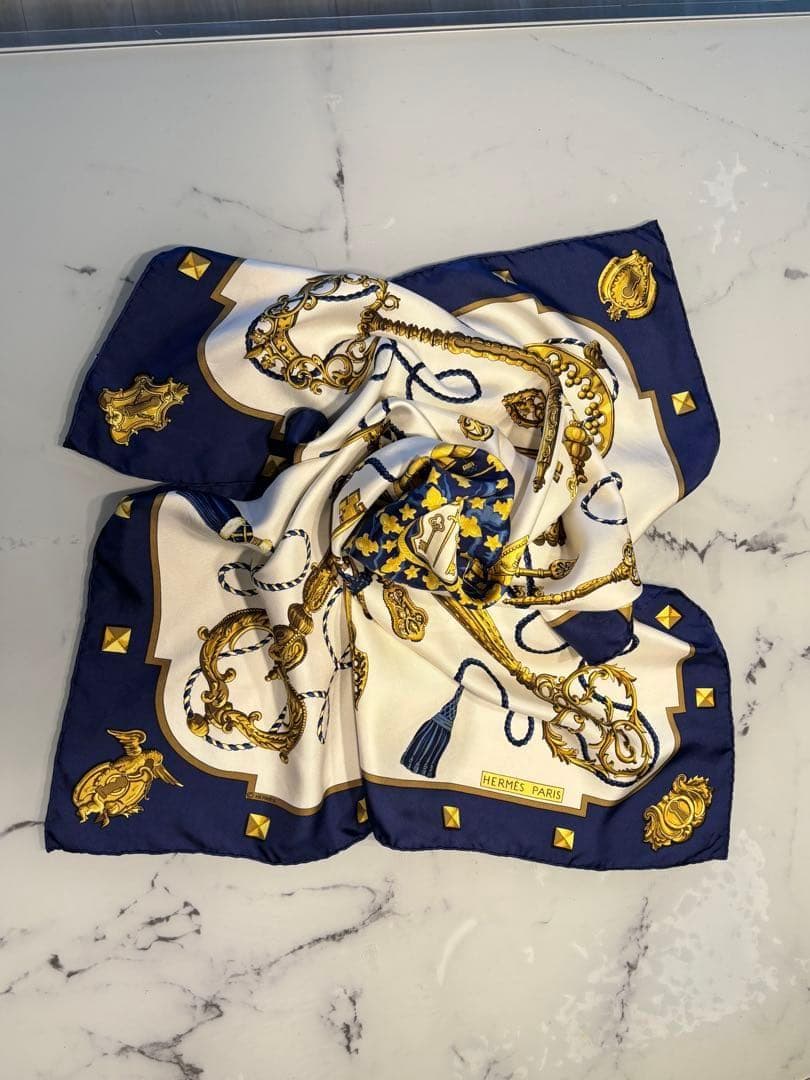 そー初心者　エルメス スカーフ カレ９０ LES CLES レ・クレ 鍵柄