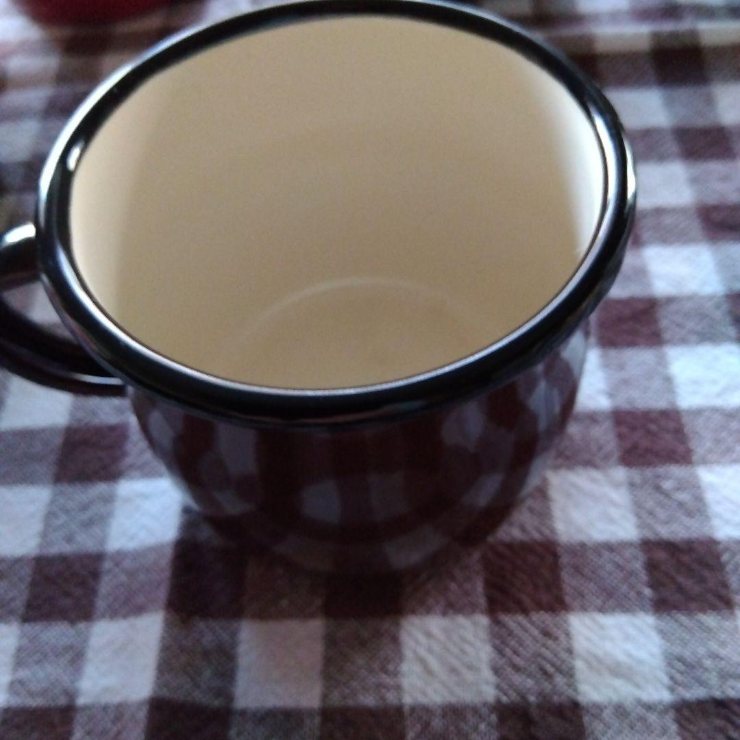 エマリアオルクシュ　emalia oLkusu マグカップ