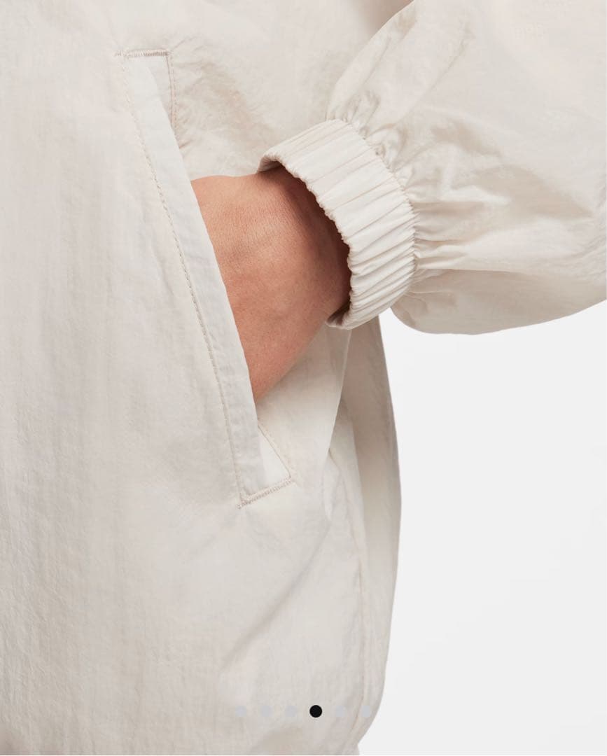 NIKE ナイキ ウィンドブレーカー　エッセンシャル ウーブン ジャケット