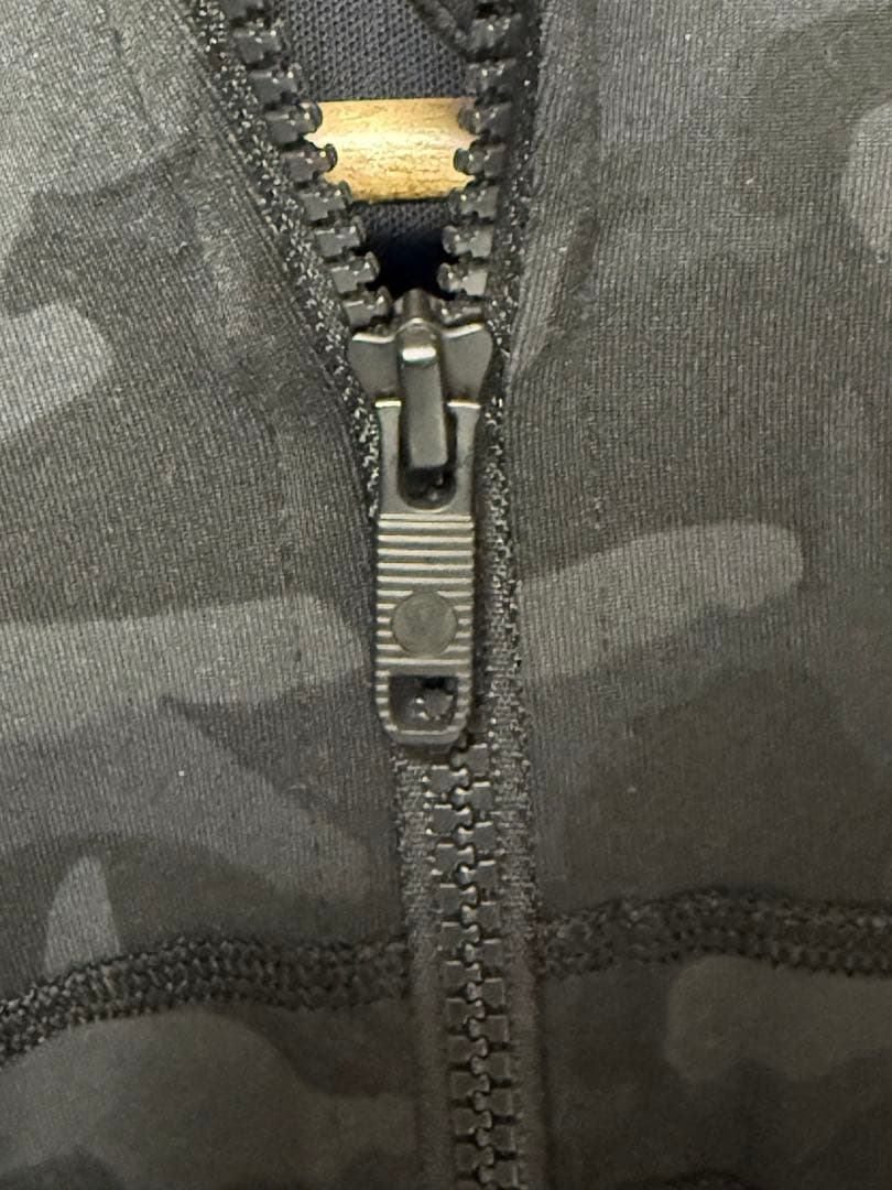 正規品 美品 lululemon define ジャケット 迷彩色グレー