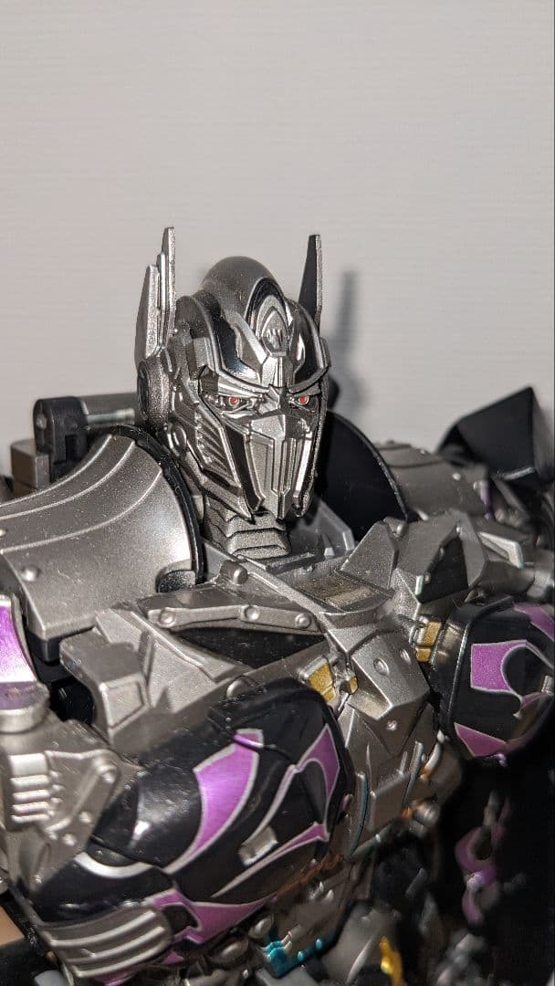 非正規トランスフォーマー　オプティマスっぽい人