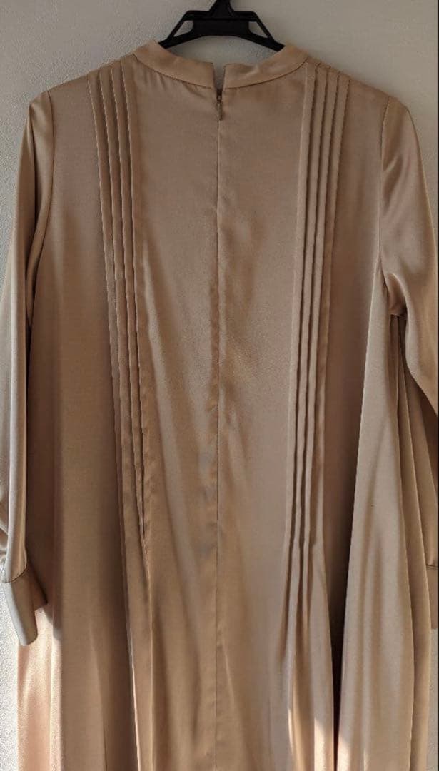 本日お値下げ中AmeriVintage　QUEUE BUTTON DRESS