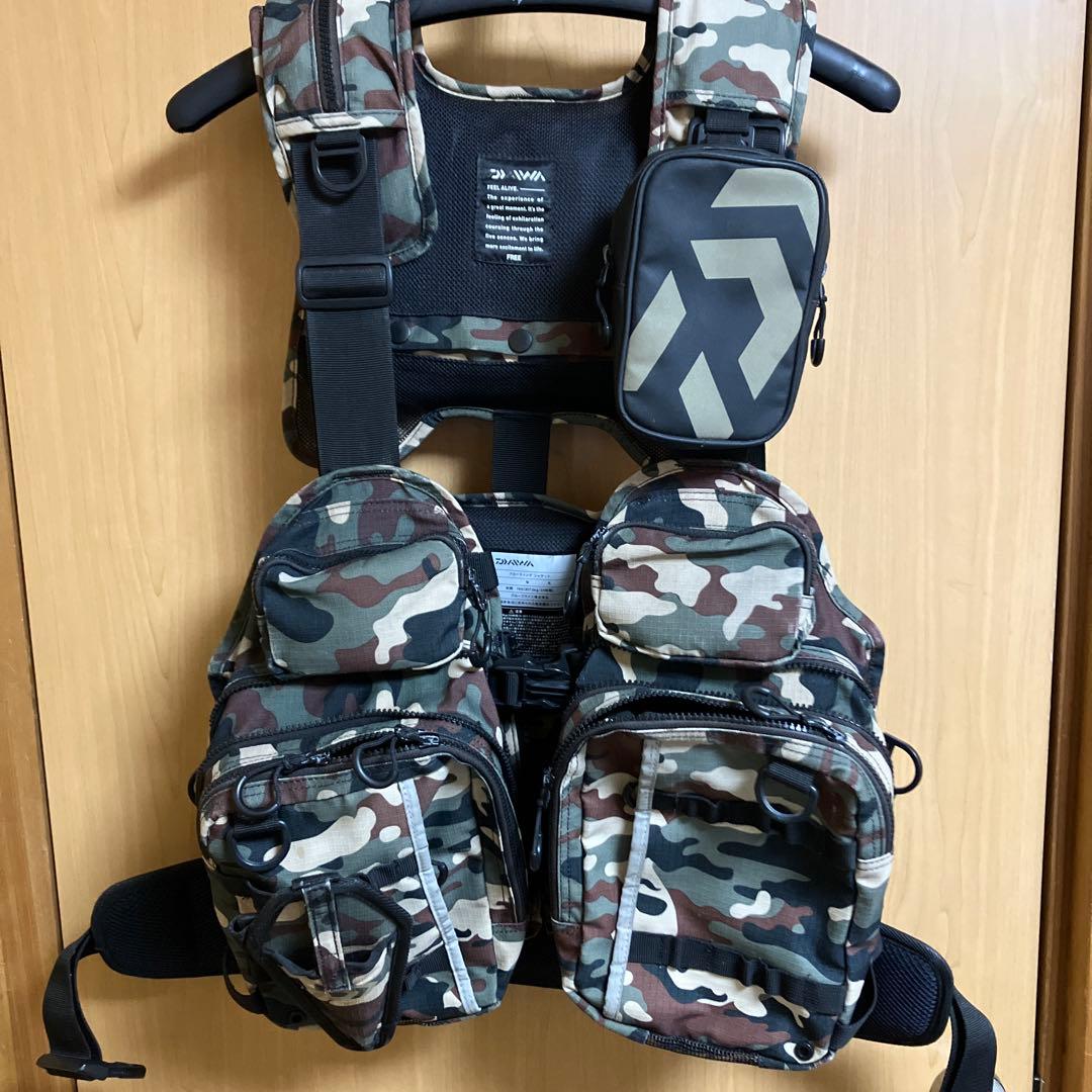 ☆DAIWA ベンチクールゲームベストDF-6104