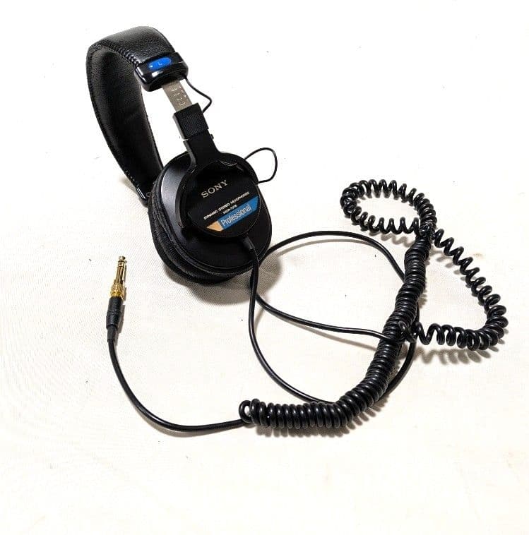 SONY MDR-7506 スタジオモニタ ーヘッドホン