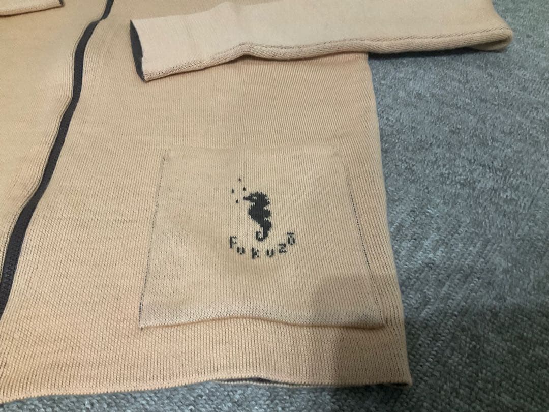 【FUKUZO】ウール100％　フード付きニットパーカー