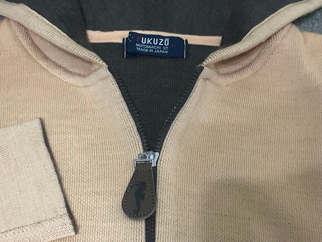 【FUKUZO】ウール100％　フード付きニットパーカー