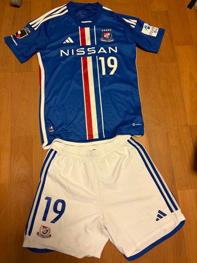 横浜Fマリノス　サッカーシャツ・ショーツ セット