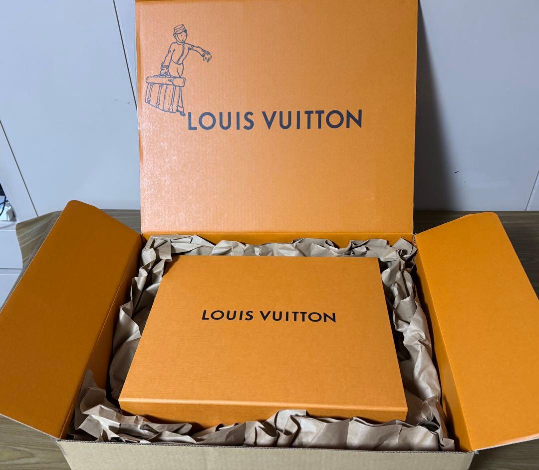 新品未開封！ルイヴィトン ファレル A BOOK OF JEWELS ブック 本