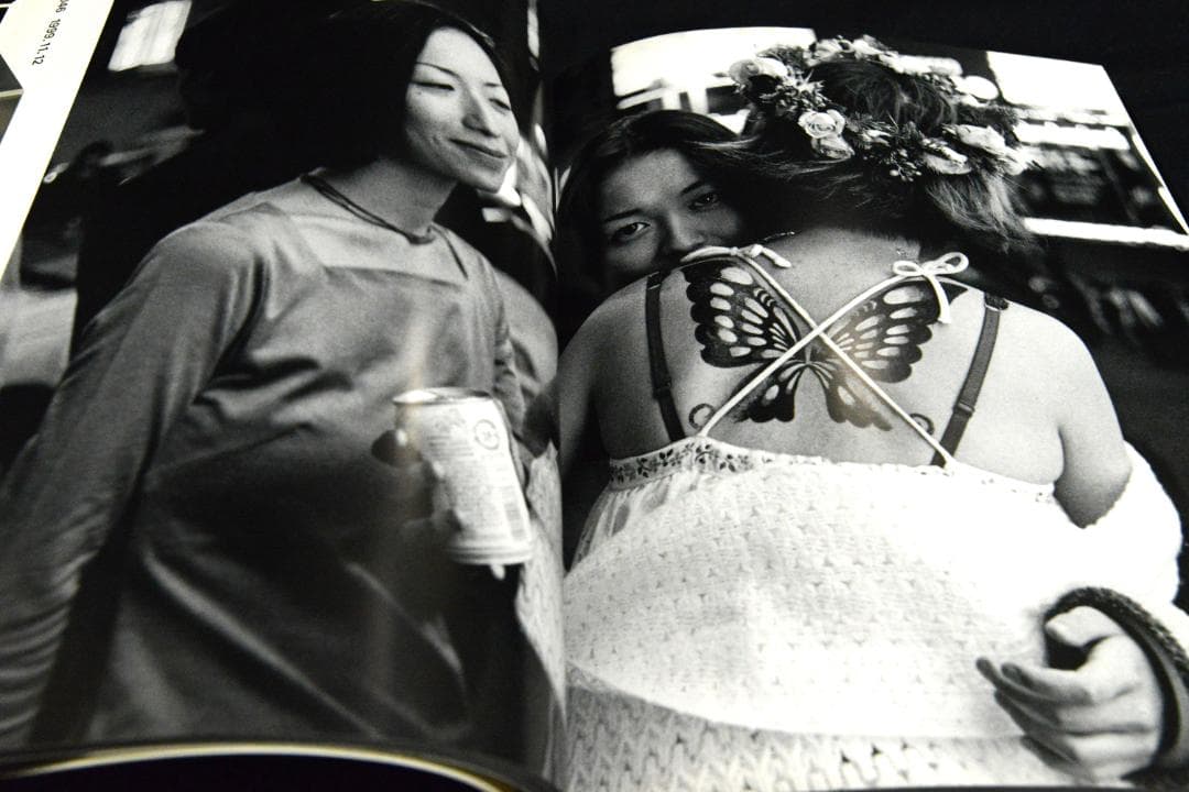 【Hot Dog： 新宿 1999-2000 渡辺克巳写真集】　★サイン入り