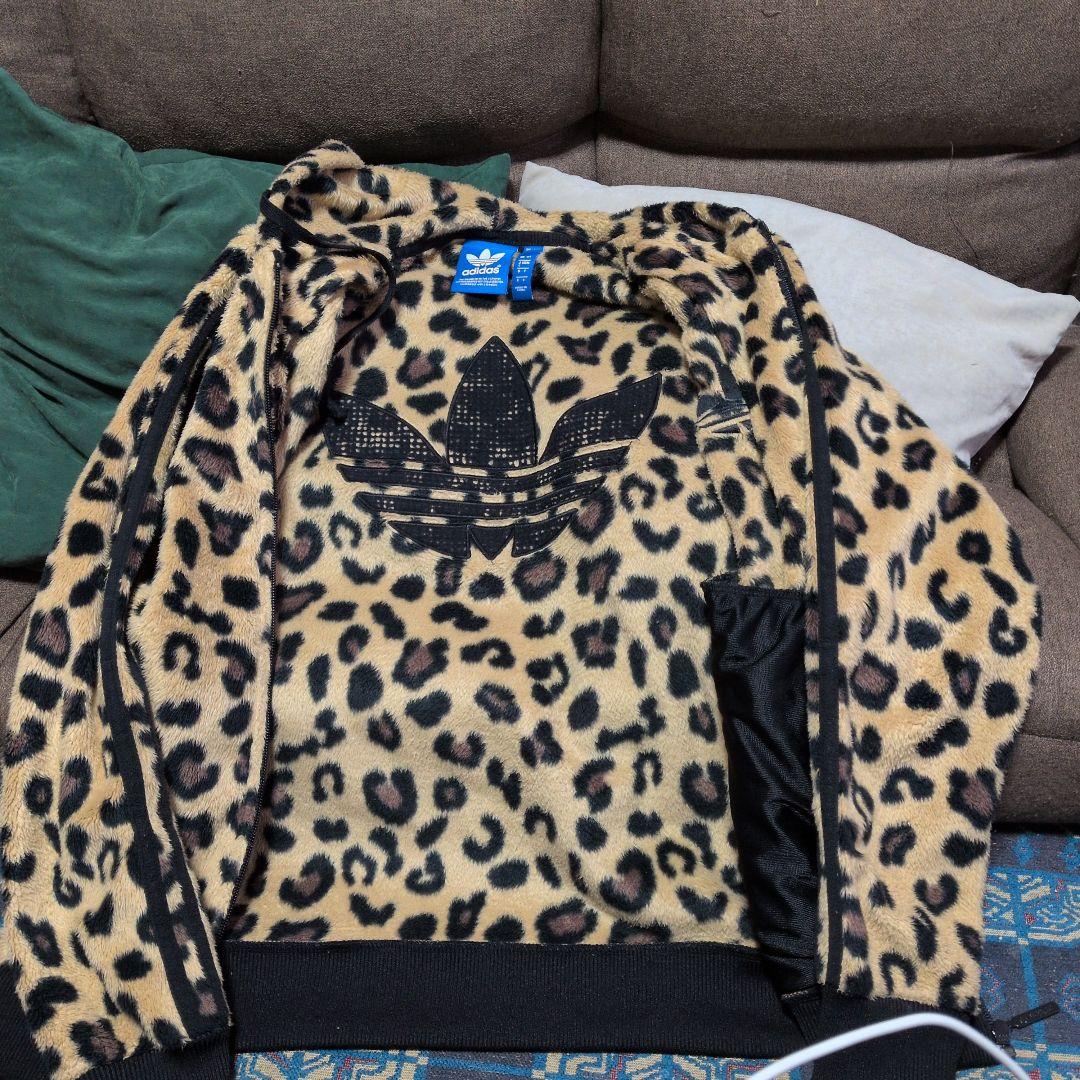 adidas ヒョウ柄 フリースパーカー美品、櫻井翔モデル
