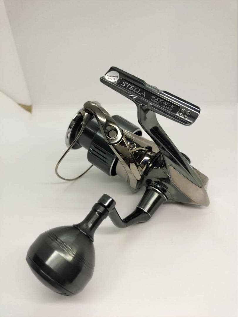 シマノ　22ステラ4000XG 替えハンドル付き（純正ハンドル＋夢屋EVAノブ）