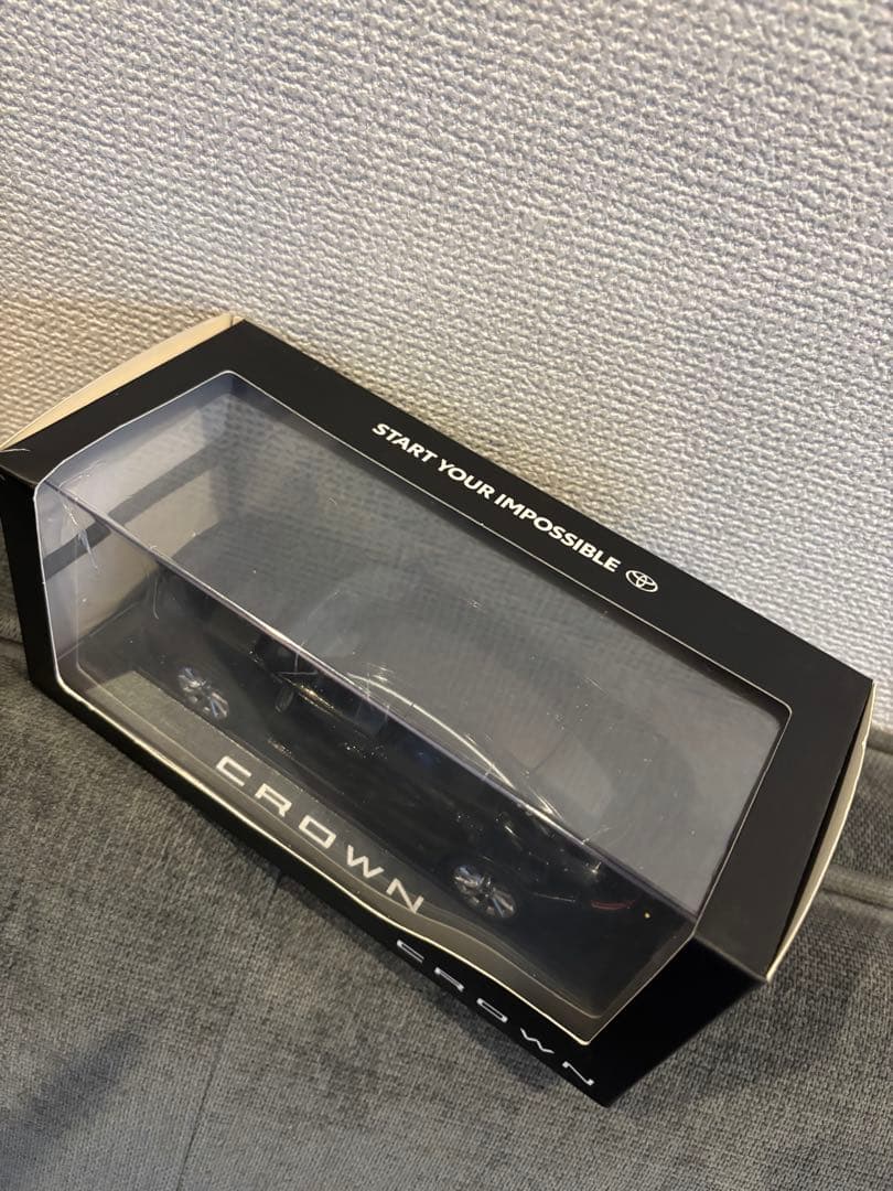 TOYOTA CROWNトヨタクラウンミニカー1/30ダイキャスト製非売品
