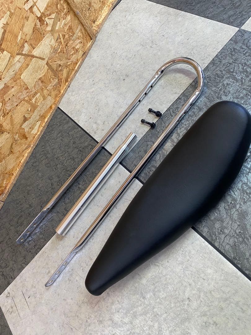 バナナシート　シーシーバー　シートポスト