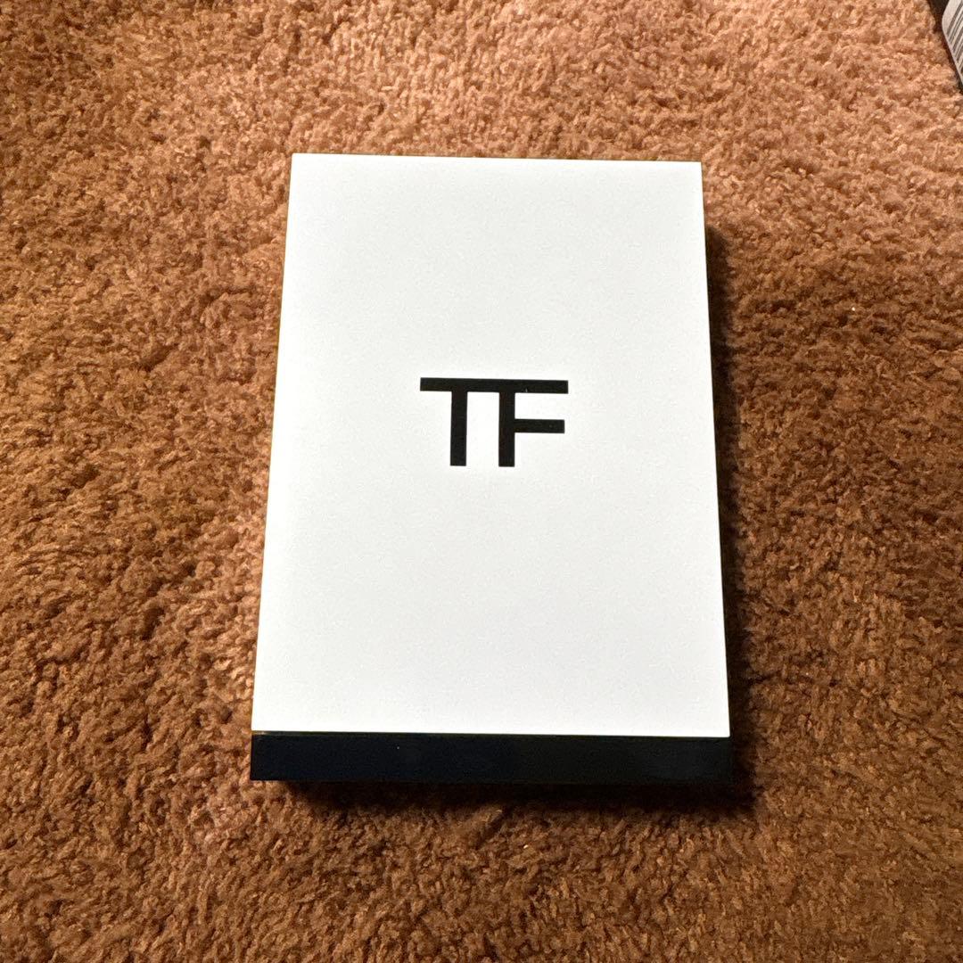 トムフォード アイカラークォード 01R ローズティーズ