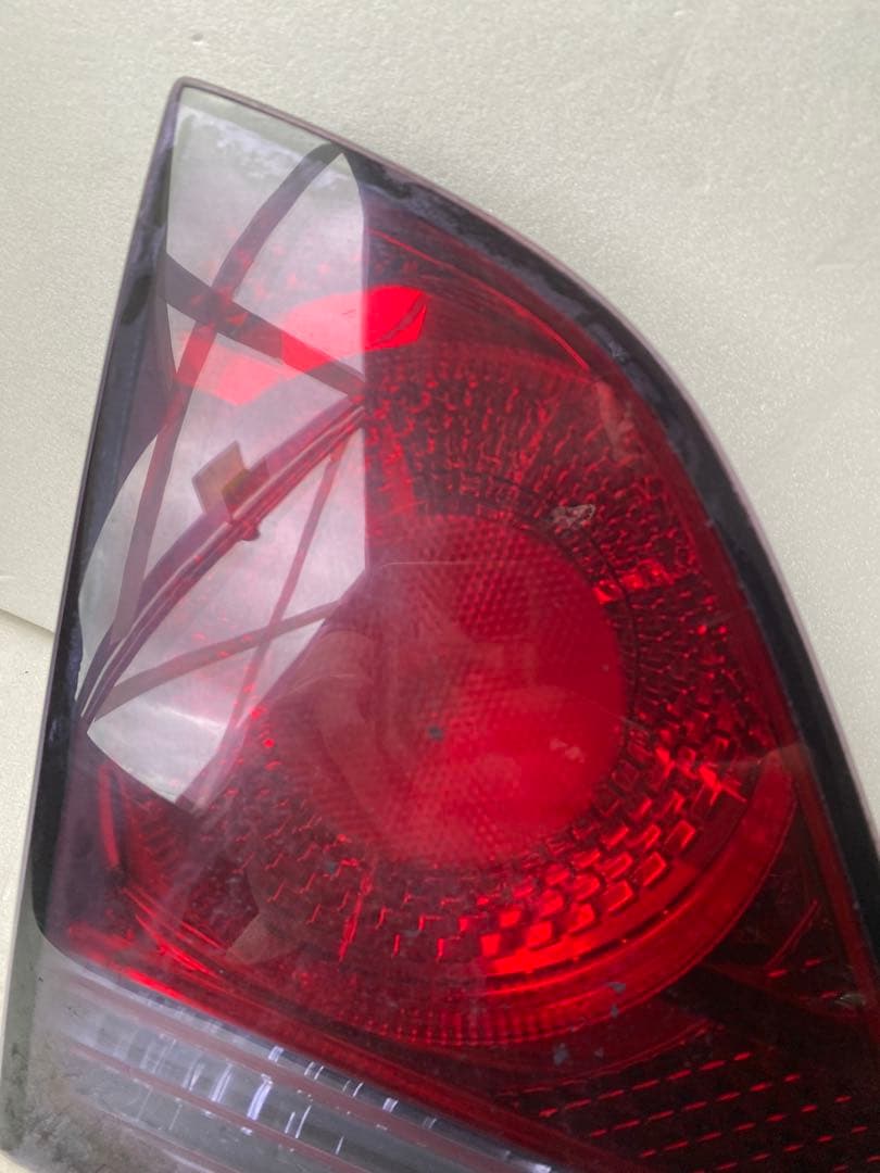 トヨタ クラウン アスリート（18系）純正LEDテールランプ左右4点セットです