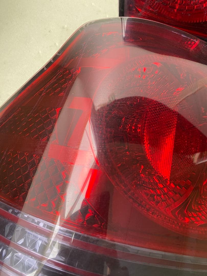 トヨタ クラウン アスリート（18系）純正LEDテールランプ左右4点セットです