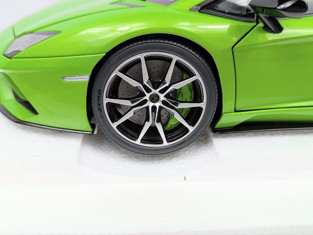 ミニカー 1/18 オートアート ランボルギーニ アヴェンタドール S グリーン