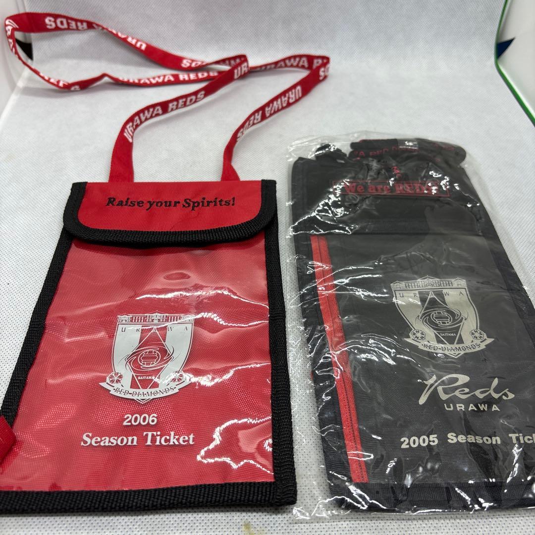 浦和レッズ 応援グッズ ストラップ パスポートケース テッシュケース　貯金箱等