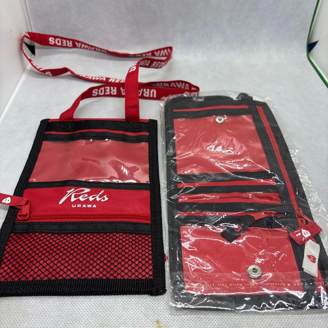 浦和レッズ 応援グッズ ストラップ パスポートケース テッシュケース　貯金箱等