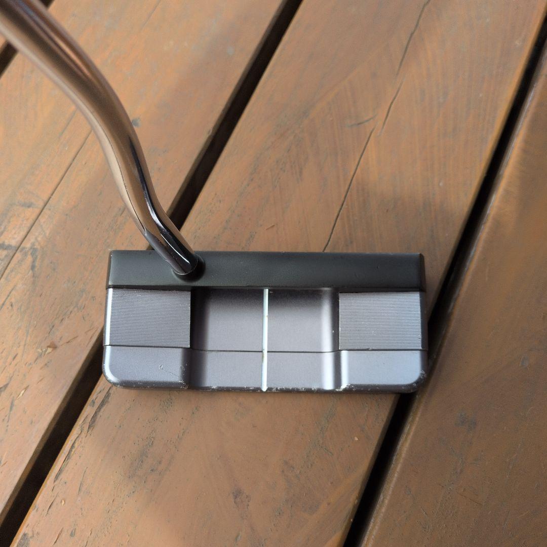 ODYSSEY TRIPLE WIDE パター