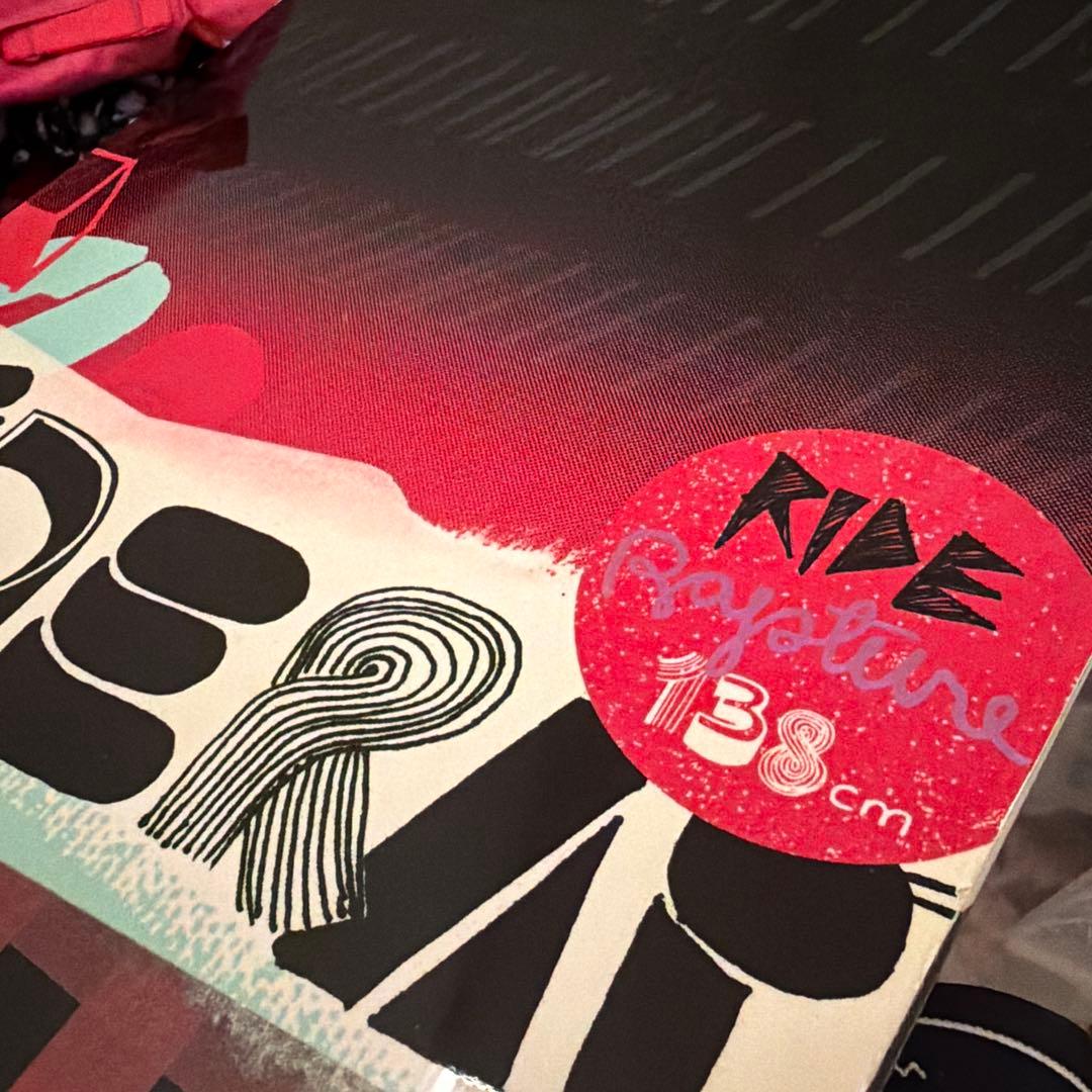 138cmスノーボード板ビンディング2点セットピンク初心者用スタンダード