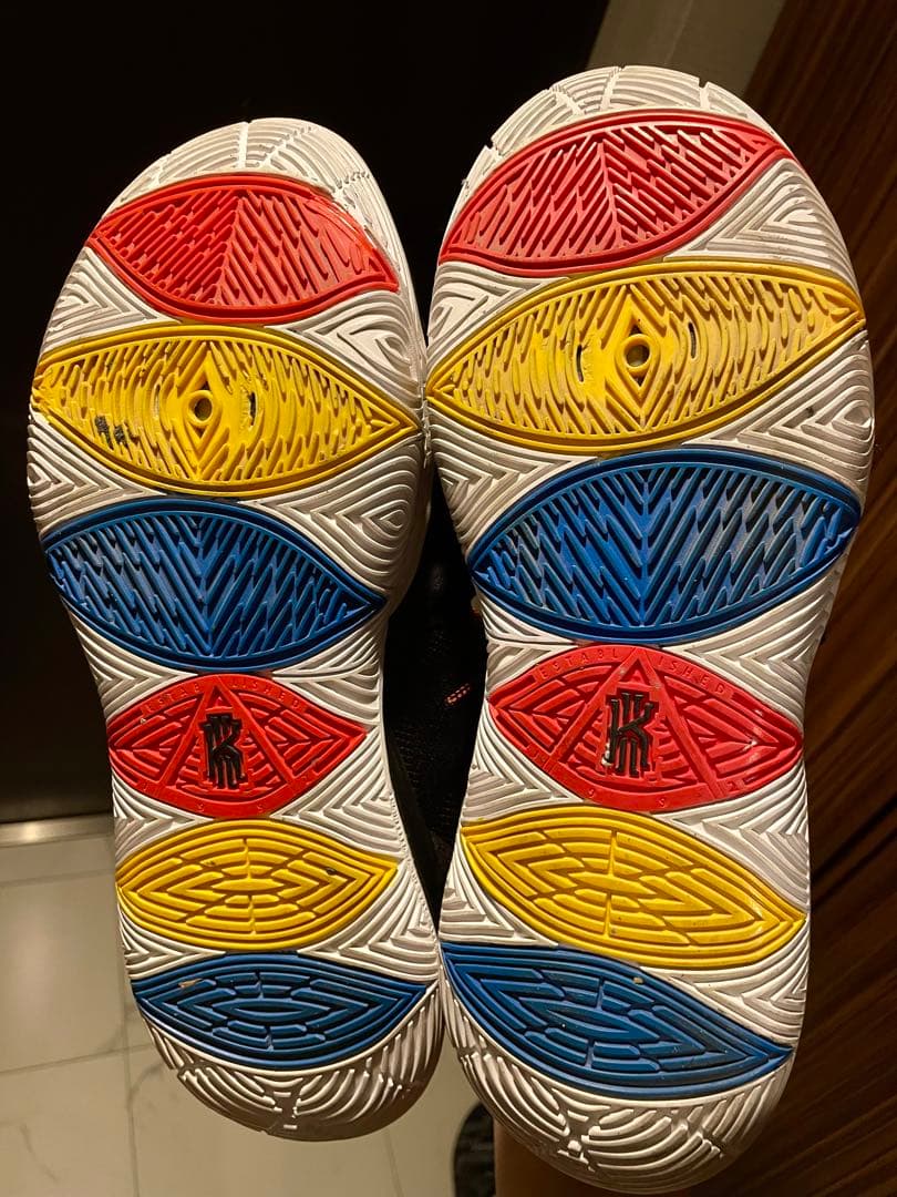 シューズ(男性用) Nike Kyrie 5 Friends Collab