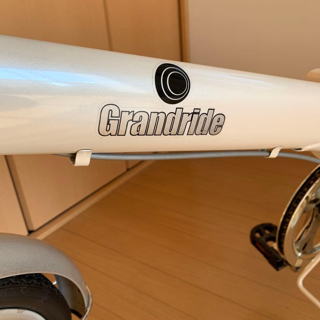 新品・未使用　２０インチ　折りたたみ自転車 パールホワイト